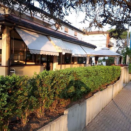 Hotel Ciclamino Риоло-Терме Экстерьер фото